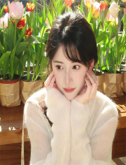 文化分析：《白咖啡》中的传统文化与现代价值观的对话 理解作品的时代背景与文化语境